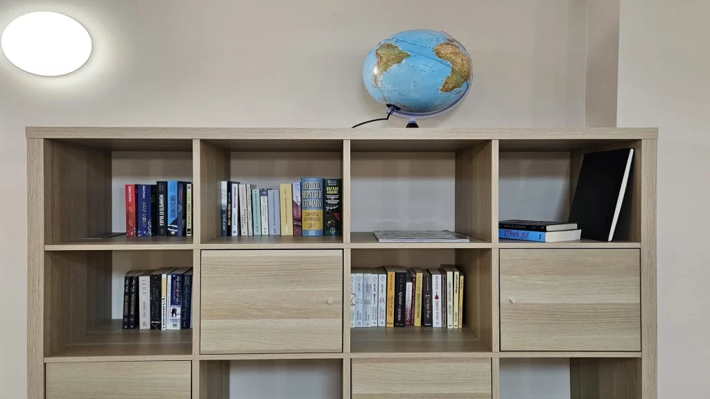 book-shelfs-wooden-library
